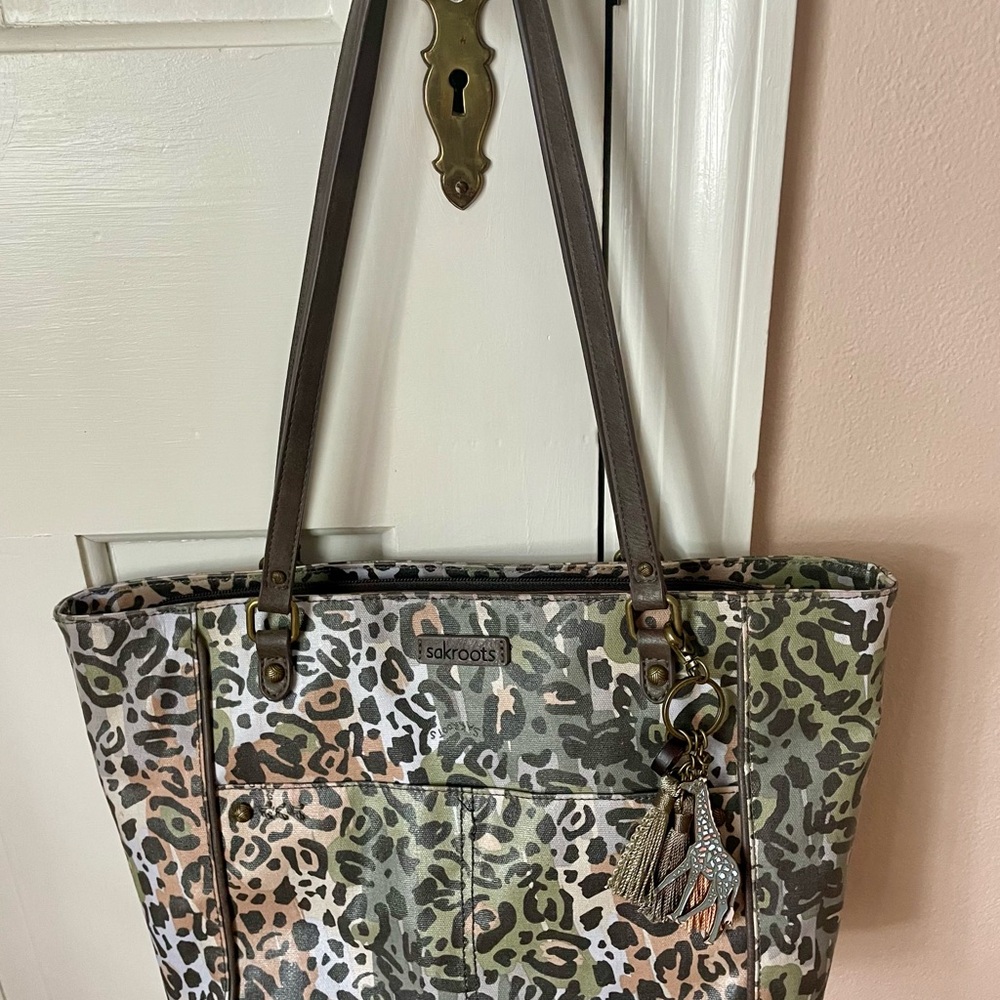 Sakroots Double Handle Nature Cheetah Print Camouflage Giraffe Keychain Fob EUC
